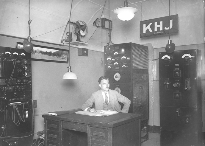 KHJ-AM,1927