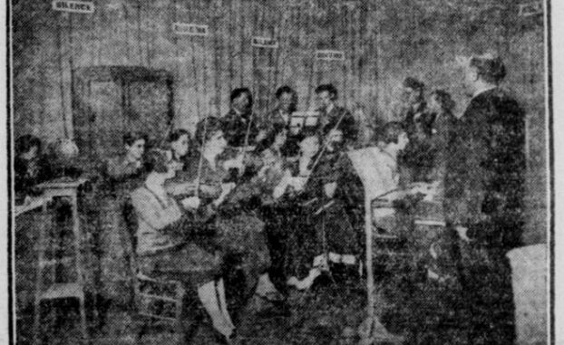 Studio de Radio-Nîmes à la Maison du Prophète.